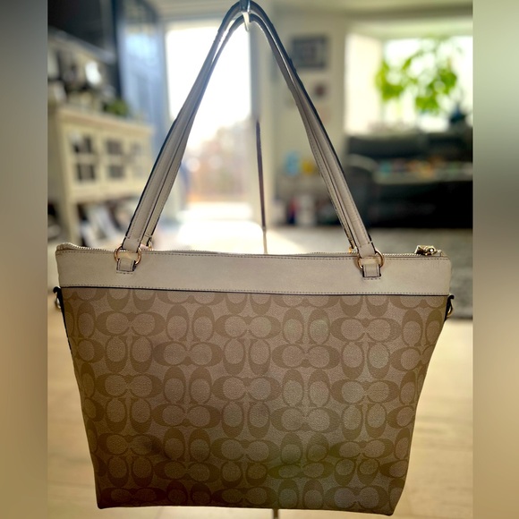 Coach Signature C Tote Bag - Picture 2 of 16